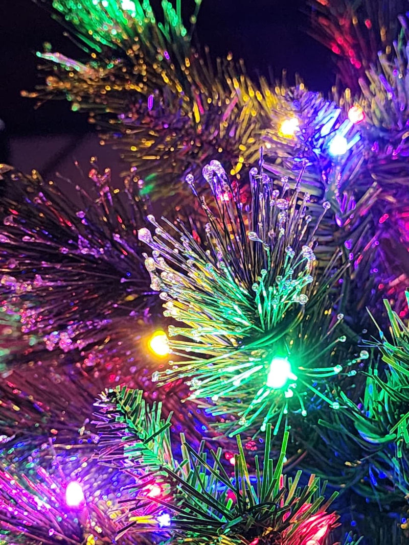 ÁRVORE PINHEIRO SINCELO 300 LEDS BICOLOR 860 GALHOS 2,10CM BIVOLT